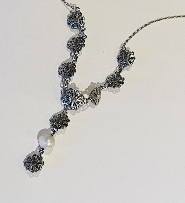 Zilveren Y-Collier met 1 Zeeuwse Knoop van 10mm, 8 van 8mm en een Parel - Afbeelding 6