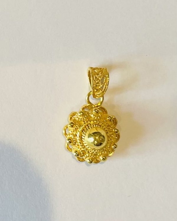 Gold Pendant with Zeeland Knoop 12mm - Image 6