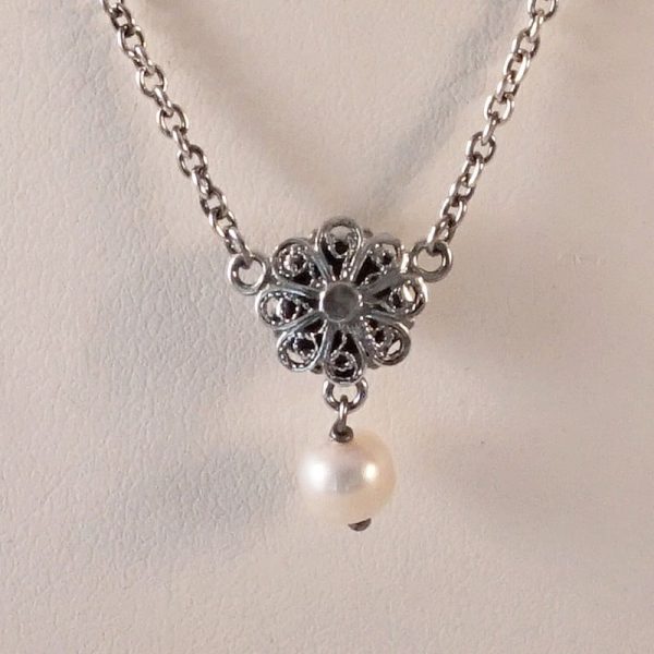 Silver Necklace with Zeeland knoop 10mm with Pearl - Image 6