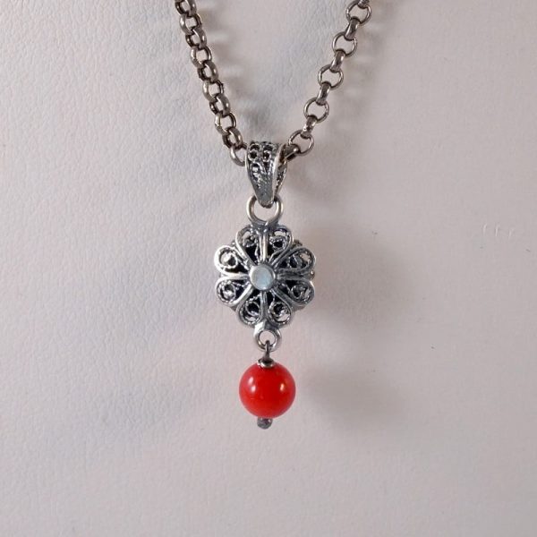 Silver Pendant with 10mm Zeeuwse Knoop and Red Coral - Image 10