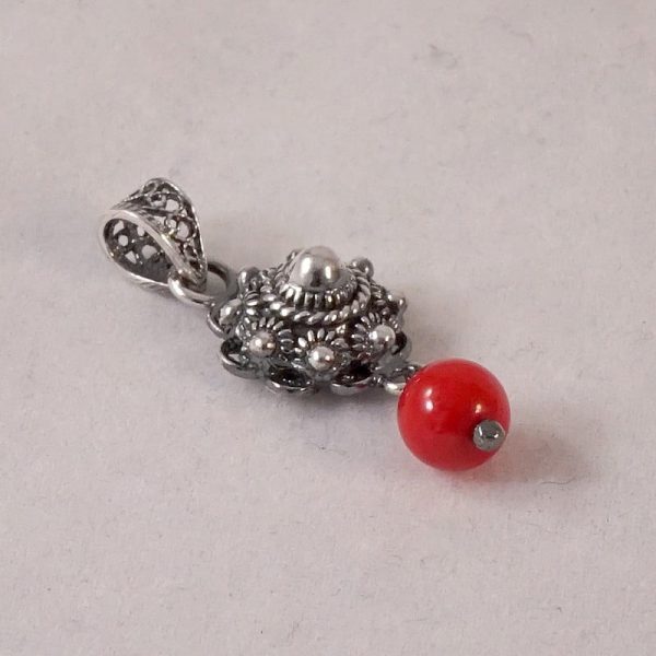 Silver Pendant with 10mm Zeeuwse Knoop and Red Coral - Image 4