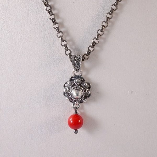 Silver Pendant with 10mm Zeeuwse Knoop and Red Coral