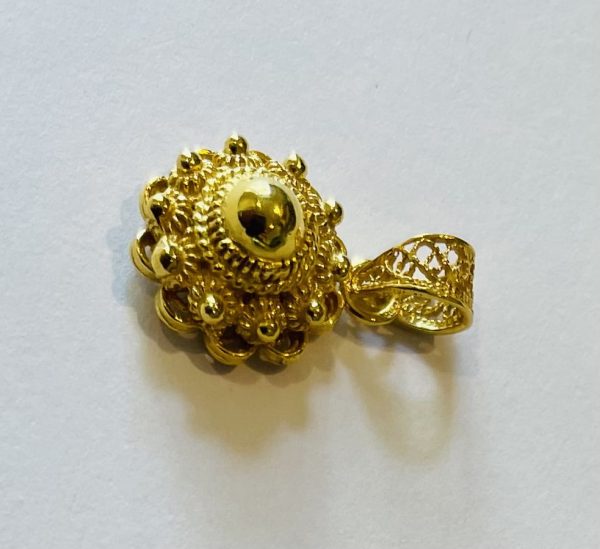 Gold Pendant with Zeeland Knoop 12mm - Image 3